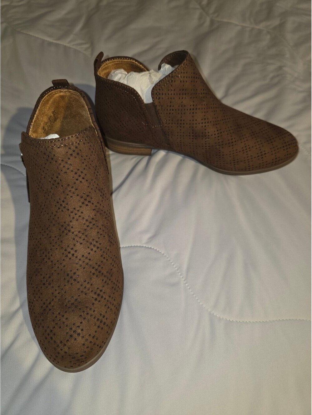 Women’s Brown Perforated Ankle Booties Side Zip Low Heel Casual Boots  Size 6.5M